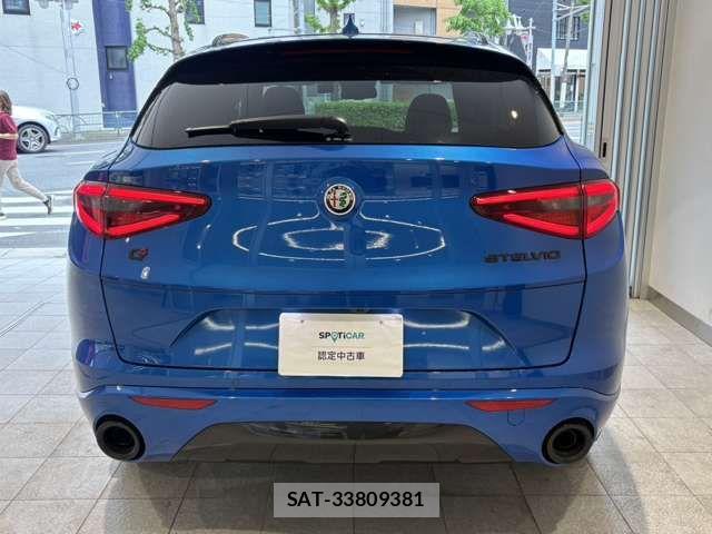 ALFA ROMEO STELVIO 2022-03 8364476-1