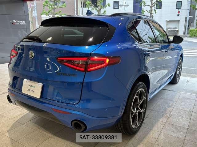 ALFA ROMEO STELVIO 2022-03 8364476-3