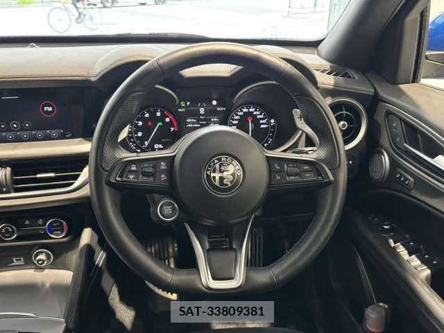 ALFA ROMEO STELVIO 2022-03 8364476-5