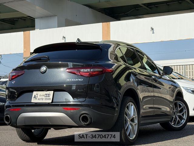 ALFA ROMEO STELVIO 2019-10 8364481-3