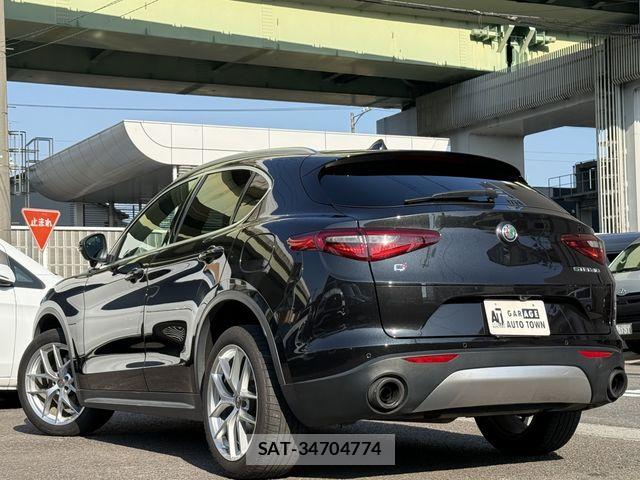 ALFA ROMEO STELVIO 2019-10 8364481-5