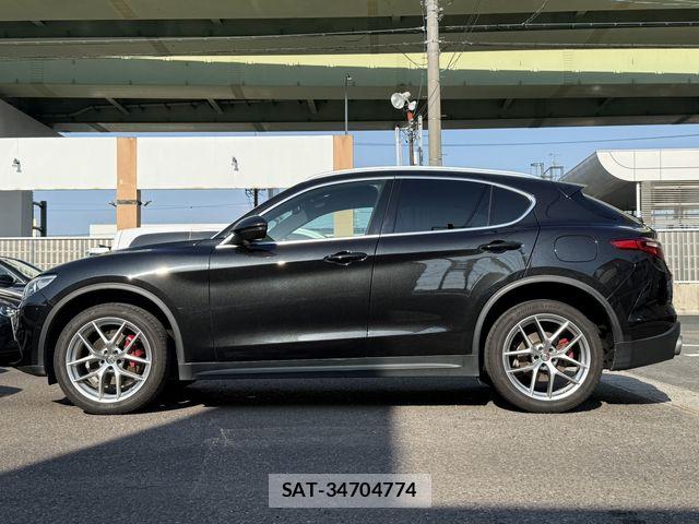 ALFA ROMEO STELVIO 2019-10 8364481-6