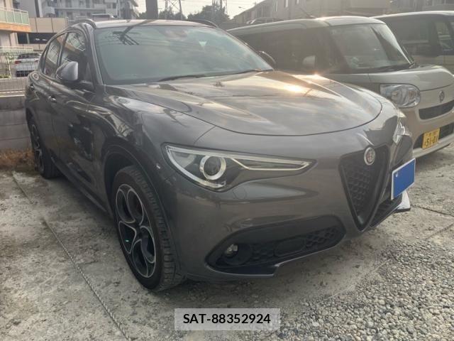 ALFA ROMEO STELVIO 2021-11 8410666-2