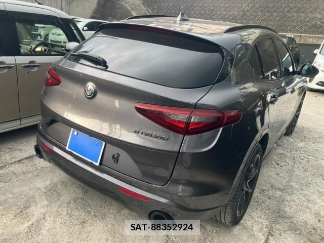 ALFA ROMEO STELVIO 2021-11 8410666-4