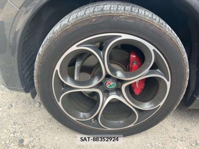 ALFA ROMEO STELVIO 2021-11 8410666-6