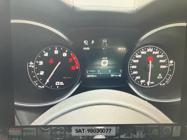 ALFA ROMEO STELVIO 2019-11 8560924-1