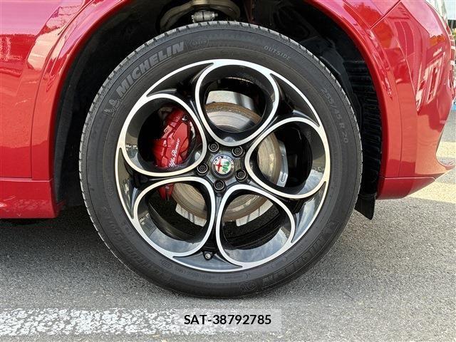 ALFA ROMEO STELVIO 2022-06 8625601-9
