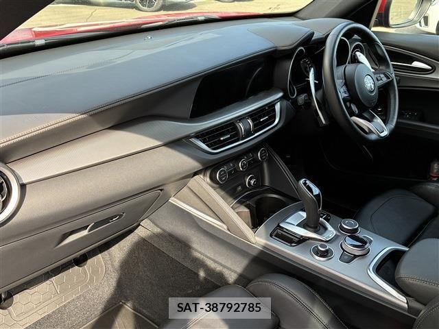 ALFA ROMEO STELVIO 2022-06 8625601-14