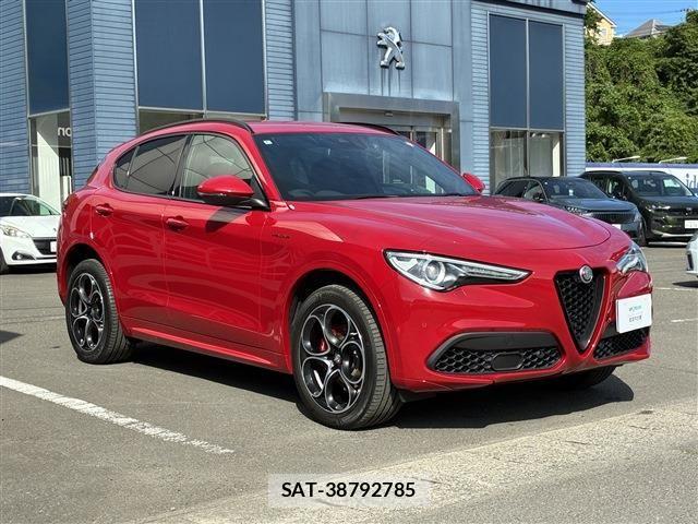 ALFA ROMEO STELVIO 2022-06 8625601-2