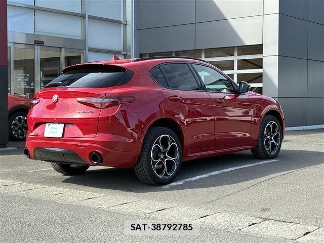 ALFA ROMEO STELVIO 2022-06 8625601-4