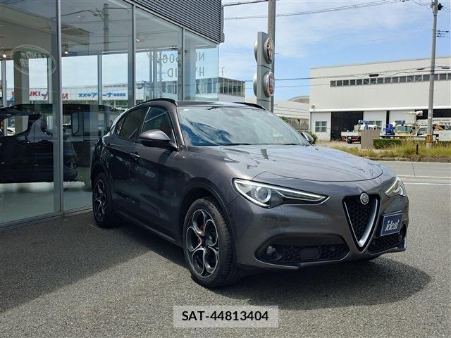 ALFA ROMEO STELVIO 2021-07 8625600-2