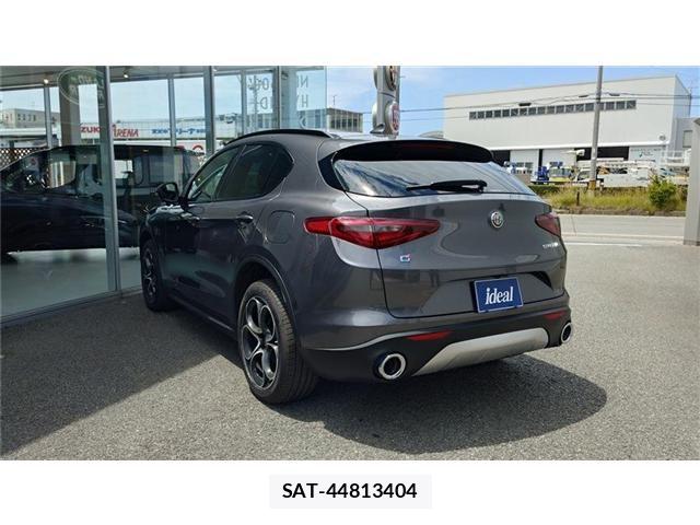 ALFA ROMEO STELVIO 2021-07 8625600-6