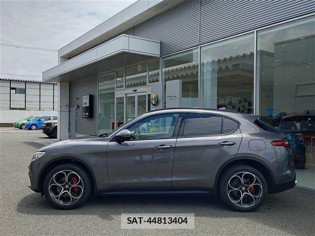 ALFA ROMEO STELVIO 2021-07 8625600-7
