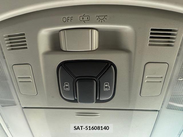 Toyota ALPHARD 2012-03 1038062-7
