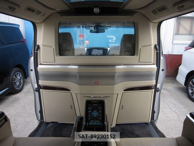 Toyota ALPHARD 2017-01 1353168-17
