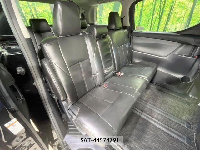 Toyota ALPHARD 2017-12 2957680-8