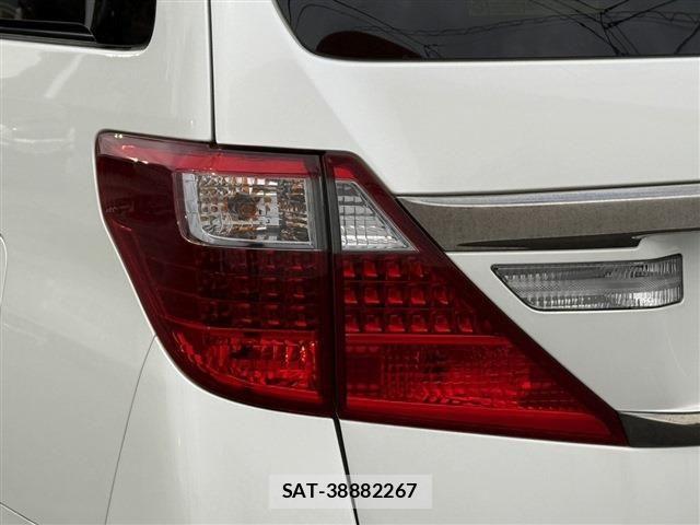 Toyota ALPHARD 2012-12 3370919-28