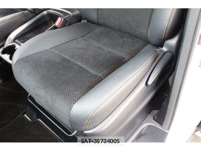 Toyota ALPHARD 2021-04 4037668-16
