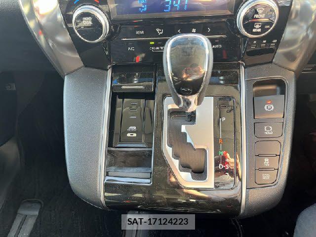 Toyota ALPHARD 2017-10 6008378-19