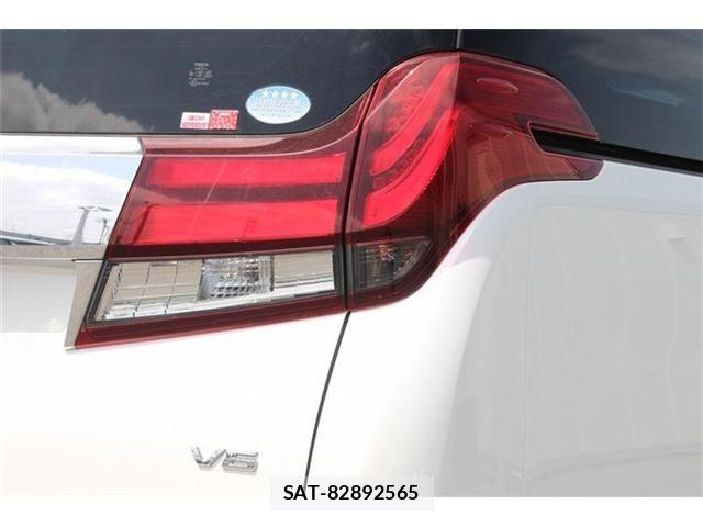 Toyota ALPHARD 2017-08 6271104-11