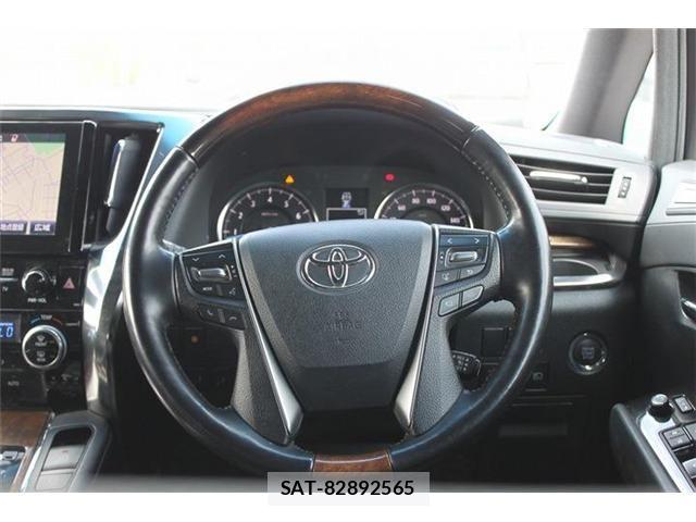 Toyota ALPHARD 2017-08 6271104-15