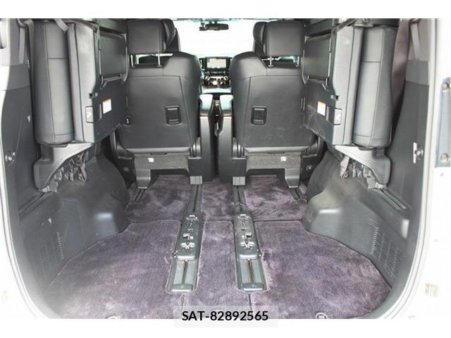 Toyota ALPHARD 2017-08 6271104-17