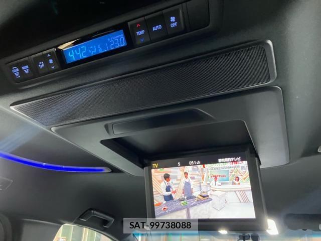 Toyota ALPHARD 2017-06 6610305-12