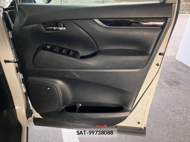 Toyota ALPHARD 2017-06 6610305-15