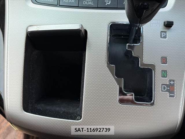 Toyota ALPHARD 2014-03 6610310-25