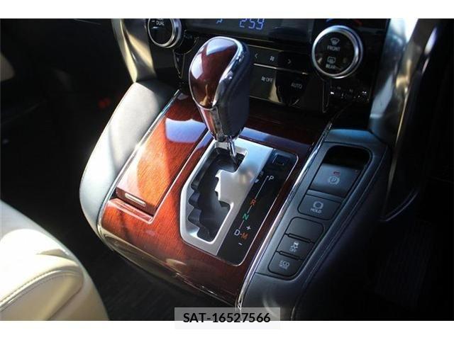 Toyota ALPHARD 2015-08 6674831-22