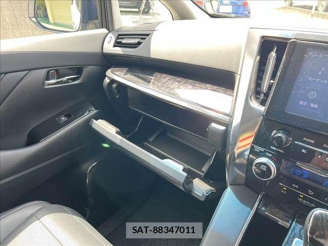 Toyota ALPHARD 2021-04 6674809-23