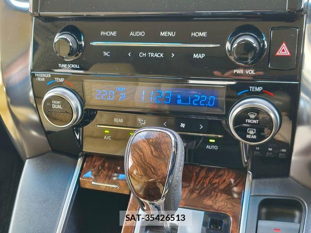 Toyota ALPHARD 2021-04 6715564-14