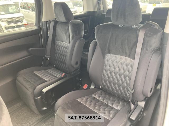 Toyota ALPHARD 2019-04 6750743-26