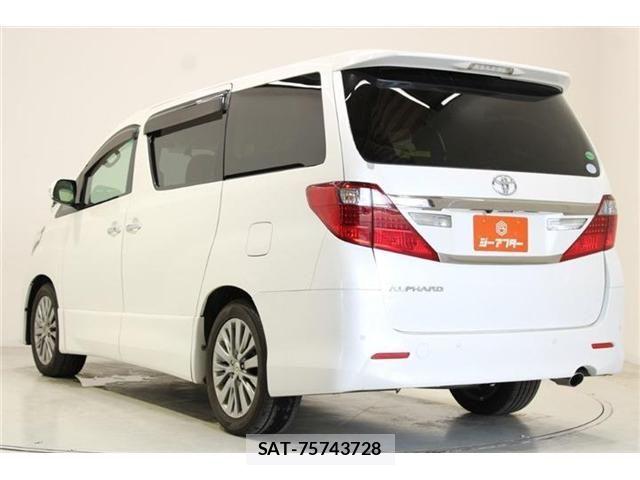 Toyota ALPHARD 2013-08 6813516-11