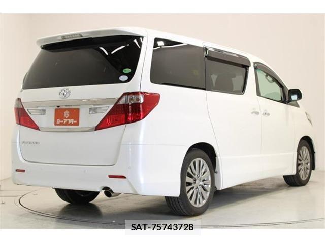 Toyota ALPHARD 2013-08 6813516-13