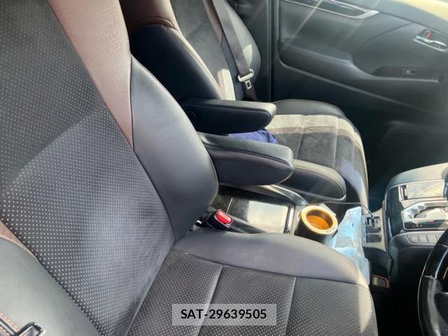 Toyota ALPHARD 2017-06 6813514-10