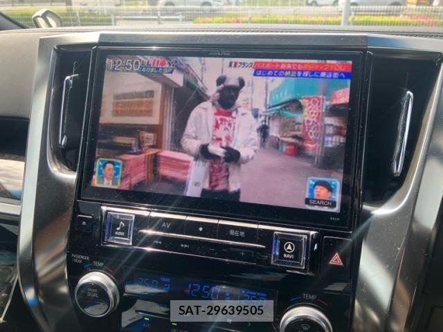Toyota ALPHARD 2017-06 6813514-17