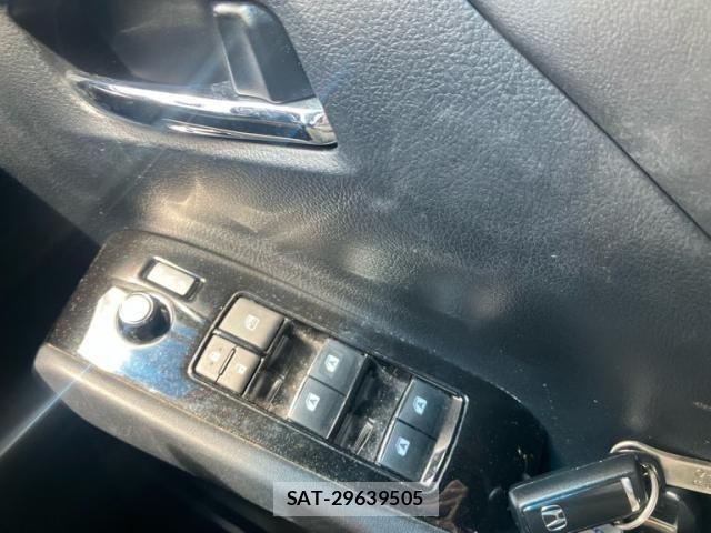 Toyota ALPHARD 2017-06 6813514-21