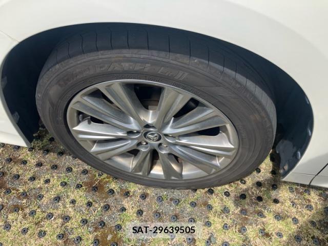 Toyota ALPHARD 2017-06 6813514-7