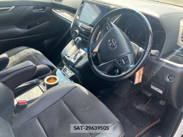 Toyota ALPHARD 2017-06 6813514-8