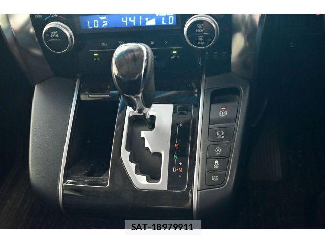 Toyota ALPHARD 2017-03 6813513-20