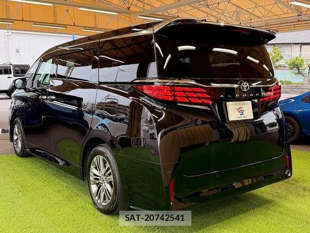 Toyota ALPHARD 2023-08 6813483-13