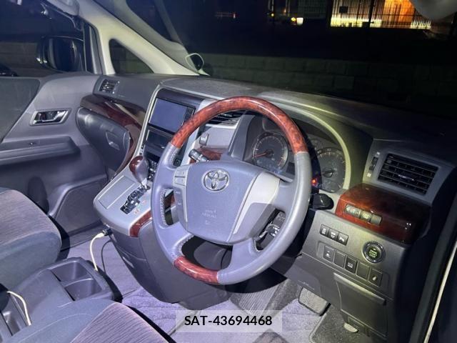 Toyota ALPHARD 2012-08 6901540-12
