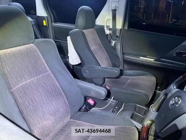 Toyota ALPHARD 2012-08 6901540-13