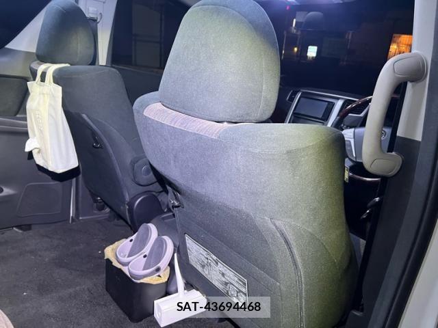 Toyota ALPHARD 2012-08 6901540-16