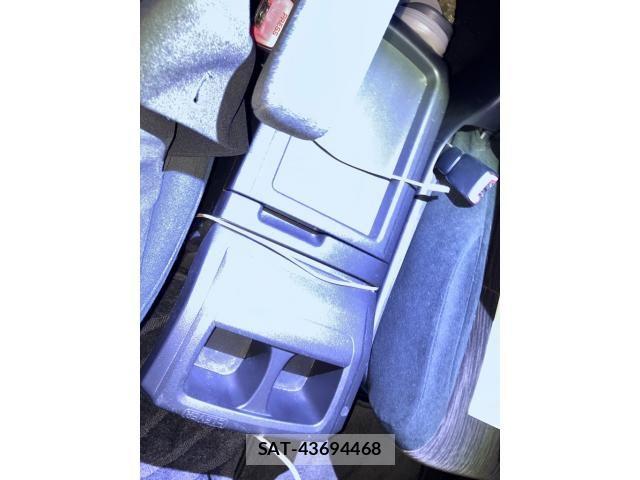 Toyota ALPHARD 2012-08 6901540-26