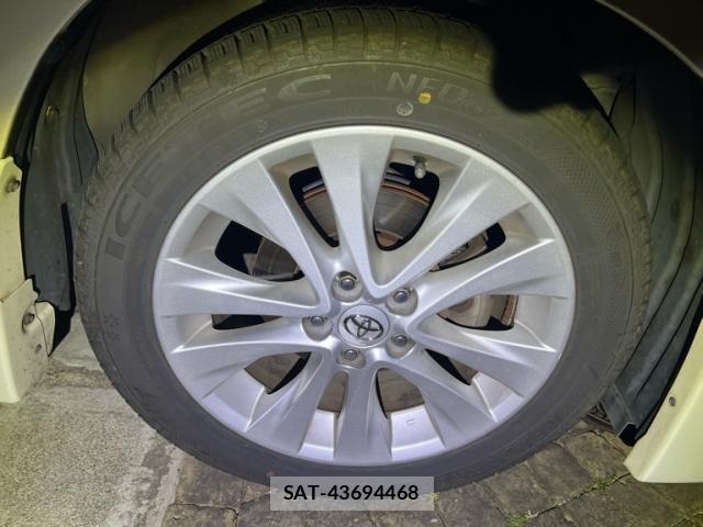 Toyota ALPHARD 2012-08 6901540-6