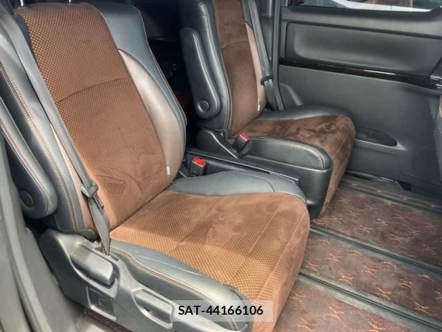 Toyota ALPHARD 2014-06 6901537-15