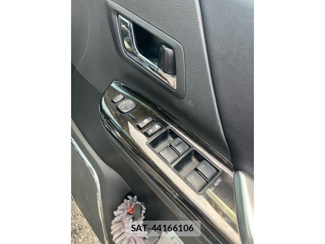 Toyota ALPHARD 2014-06 6901537-17