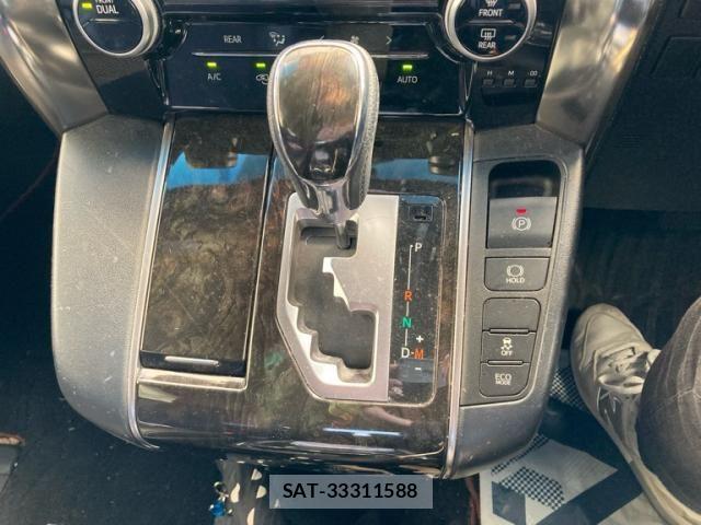 Toyota ALPHARD 2016-07 6901534-22